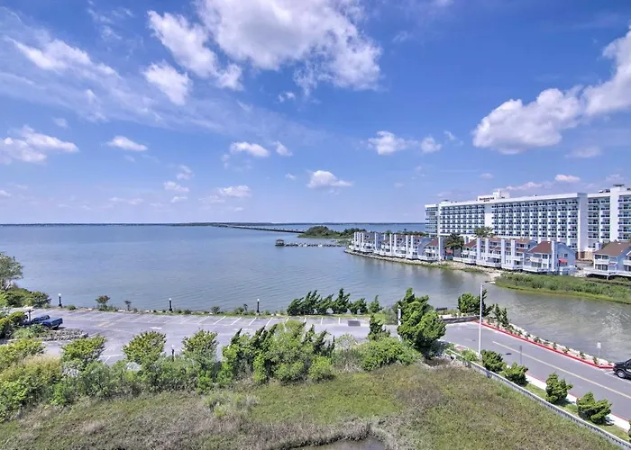 Walk To Beaches & Restaurants: Ocean Holiday home